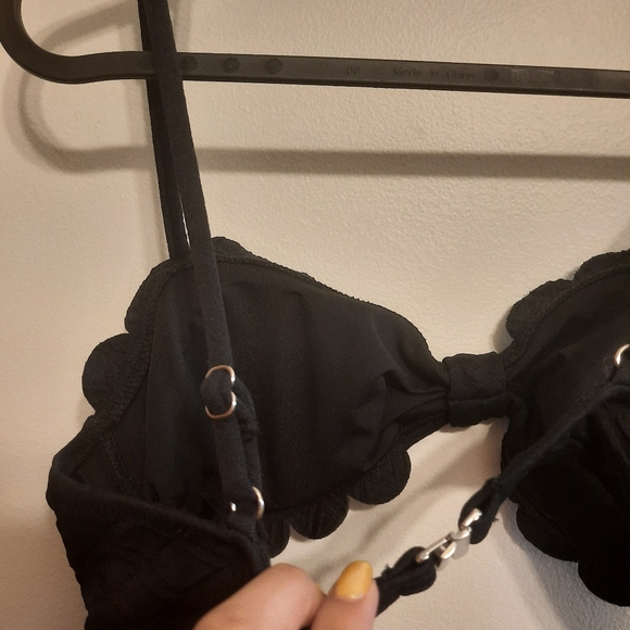 NWT Cupshe Black Textured Scallop Edge One Piece Swimsuit - Picture 15 of 16